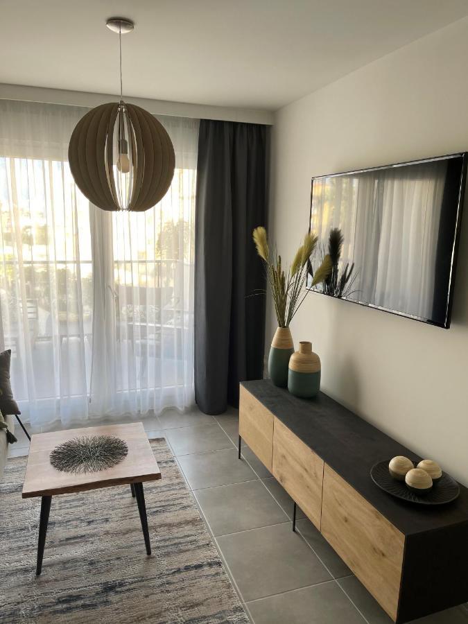 Sunny Apartment In Denia With Outdoor Swimming Pool And Garage Parking Place Included, 300M From The Sandy Beach Экстерьер фото